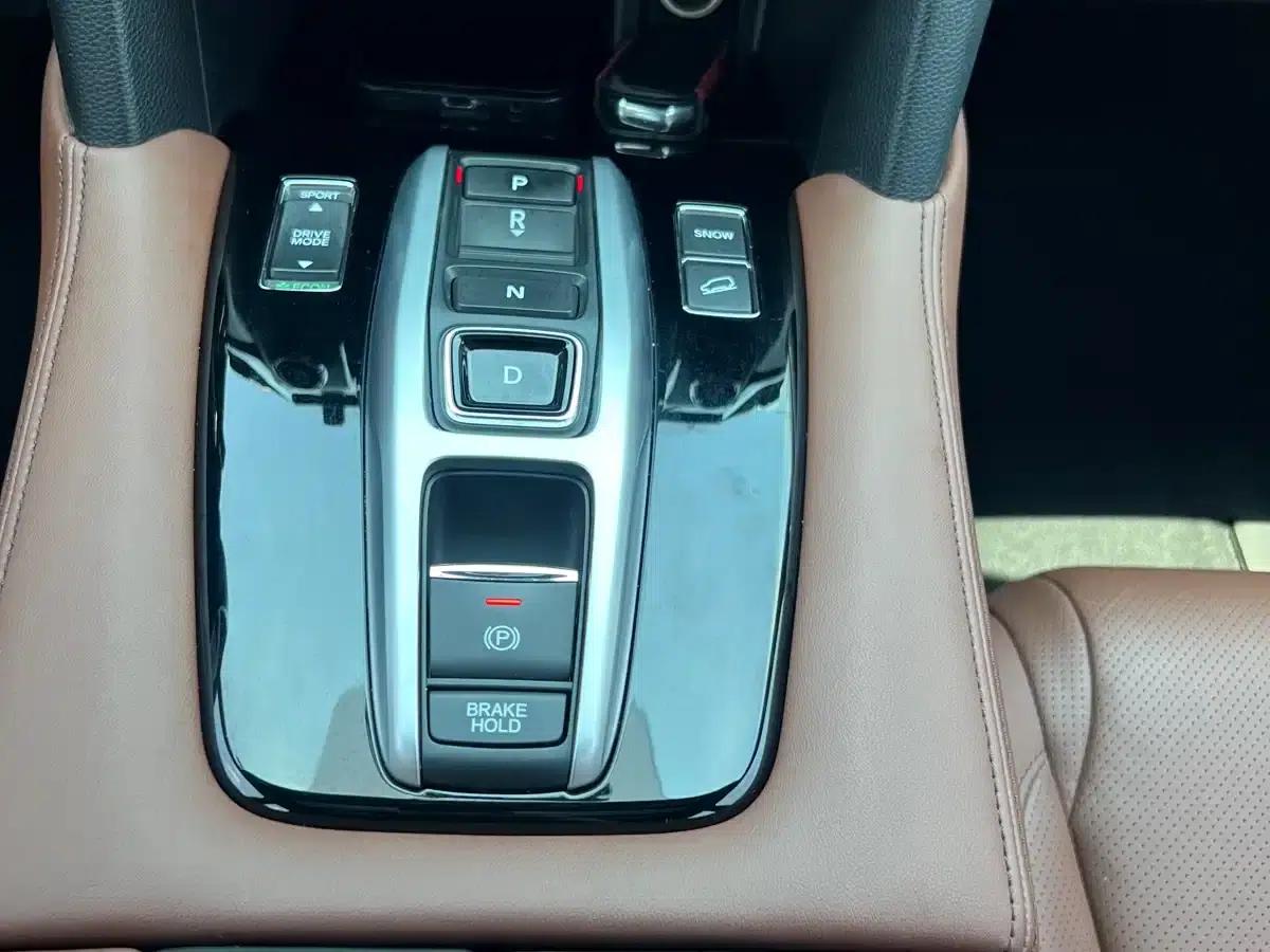 Honda UR-V 2020 370TURBO 2WD Premium Edition — миниатюра 12