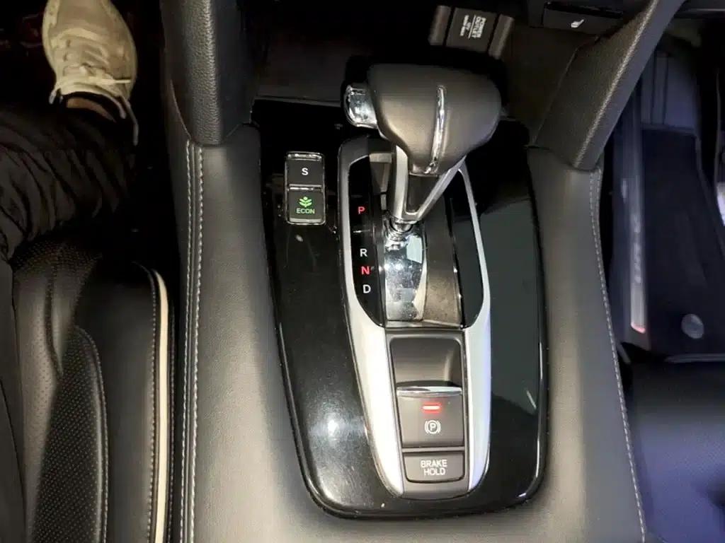 Honda UR-V 2017 240TURBO 2WD Luxury Edition (China V Emission Standard) — миниатюра 14