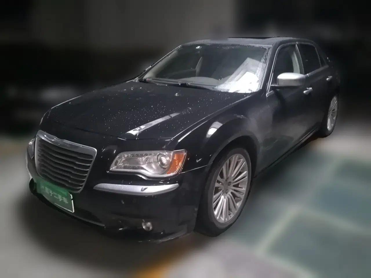 Chrysler 300C 2012 3.6L Luxury Edition — миниатюра 1