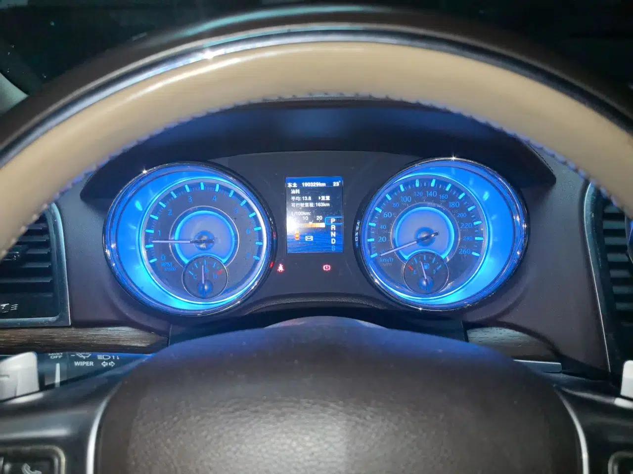 Chrysler 300C 2012 3.6L Luxury Edition — миниатюра 11