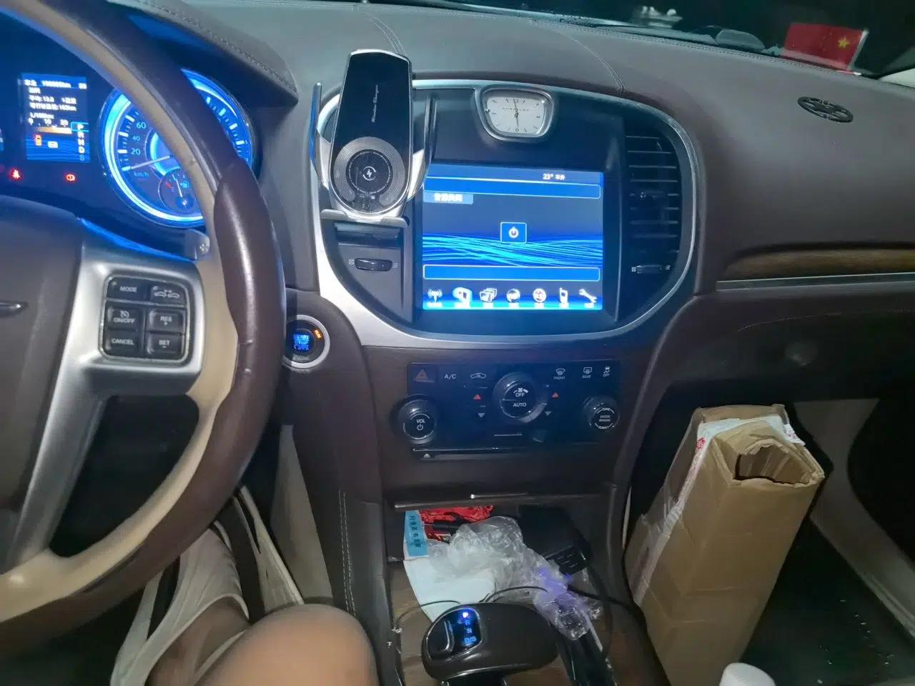 Chrysler 300C 2012 3.6L Luxury Edition — миниатюра 13