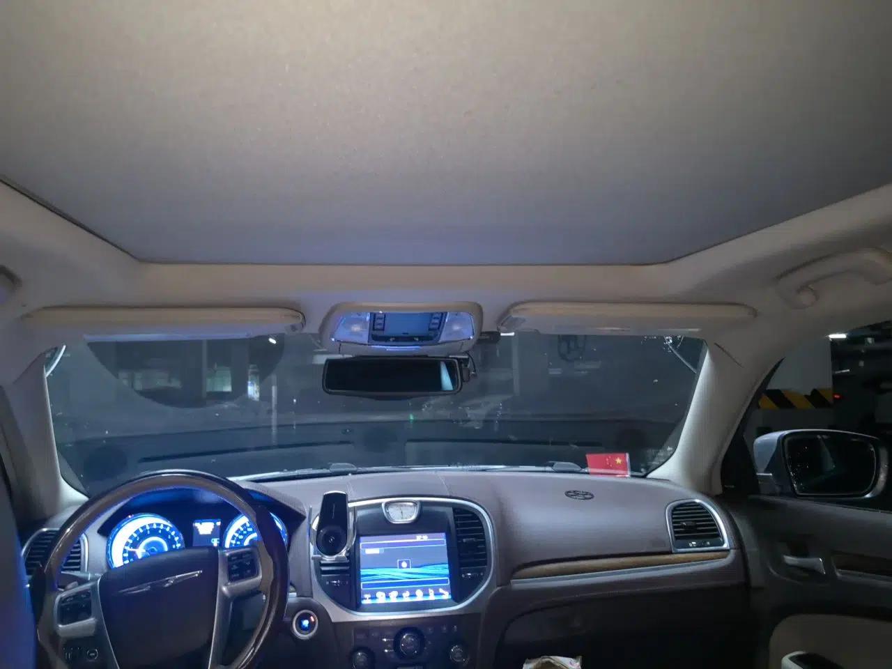Chrysler 300C 2012 3.6L Luxury Edition — миниатюра 18
