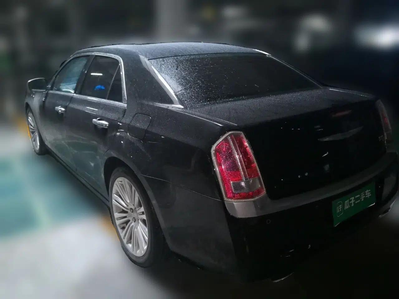 Chrysler 300C 2012 3.6L Luxury Edition — миниатюра 4