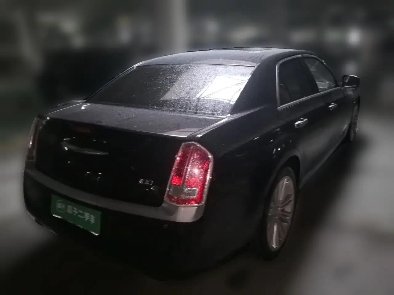 Chrysler 300C 2012 3.6L Luxury Edition — миниатюра 6