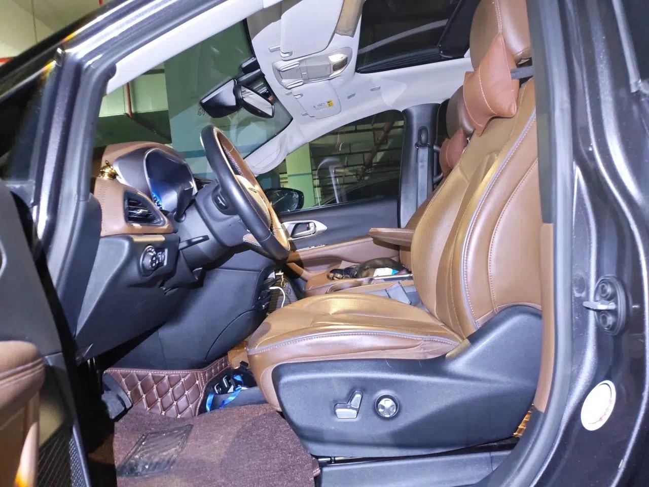Chrysler Grand Voyager 2017 3.6L Premium Edition — миниатюра 15