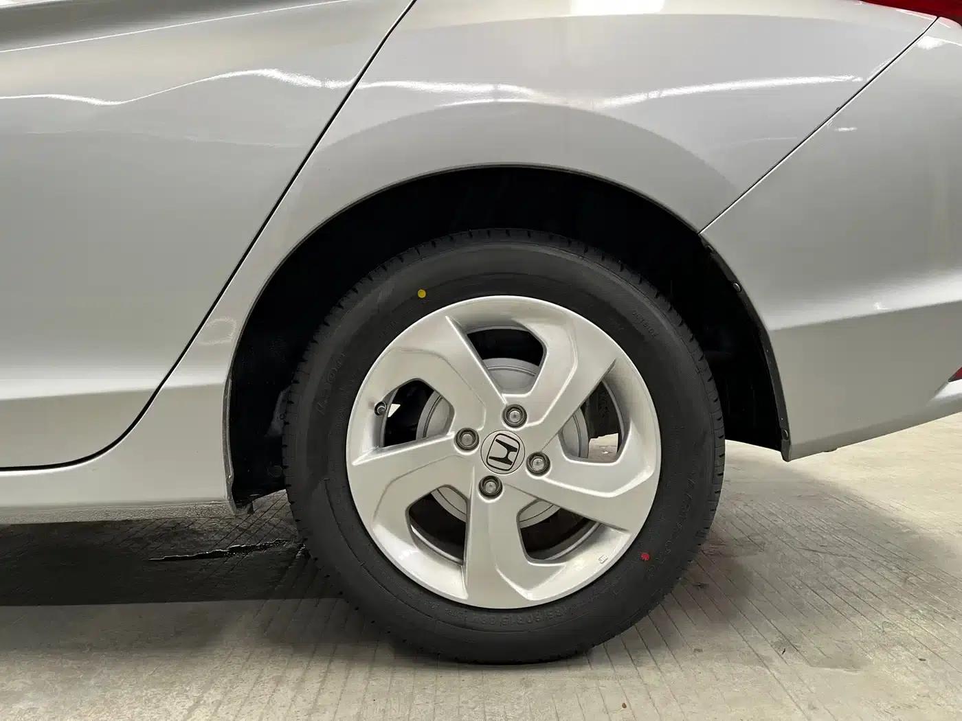 Honda City 2017 1.5L CVT Elite Edition — миниатюра 11