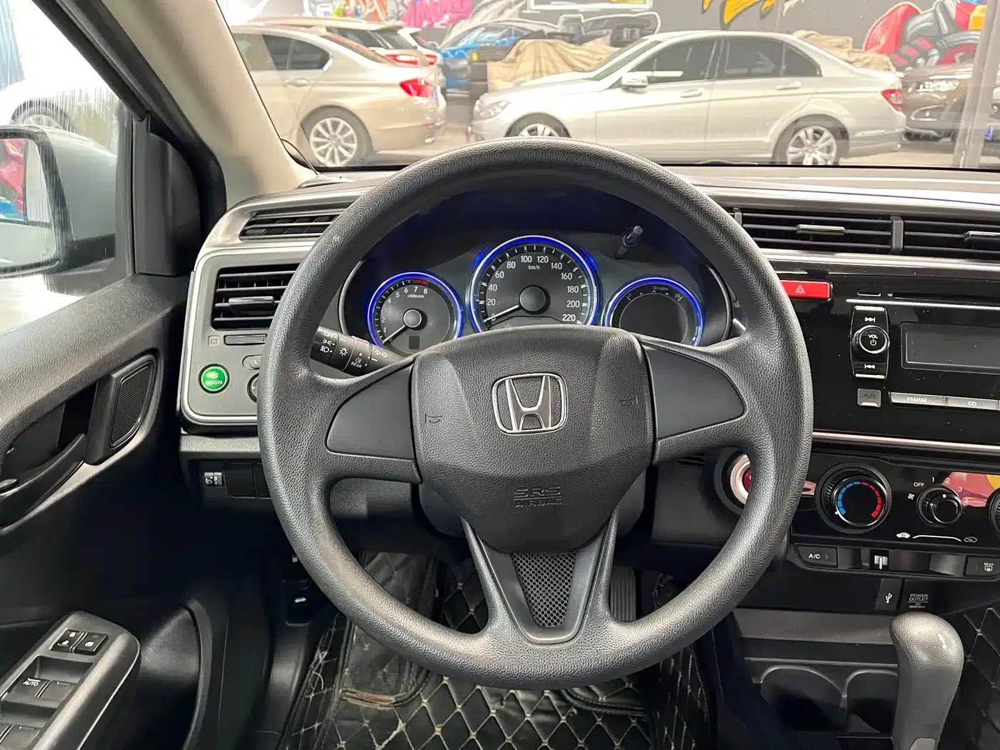 Honda City 2017 1.5L CVT Elite Edition — миниатюра 12