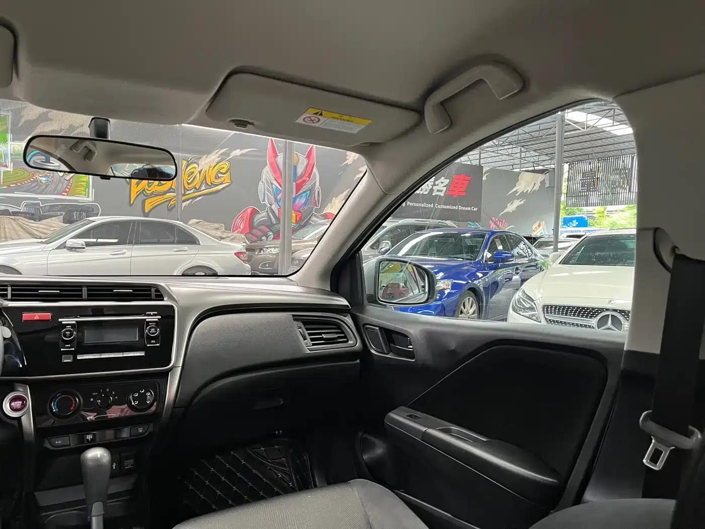 Honda City 2017 1.5L CVT Elite Edition — миниатюра 14