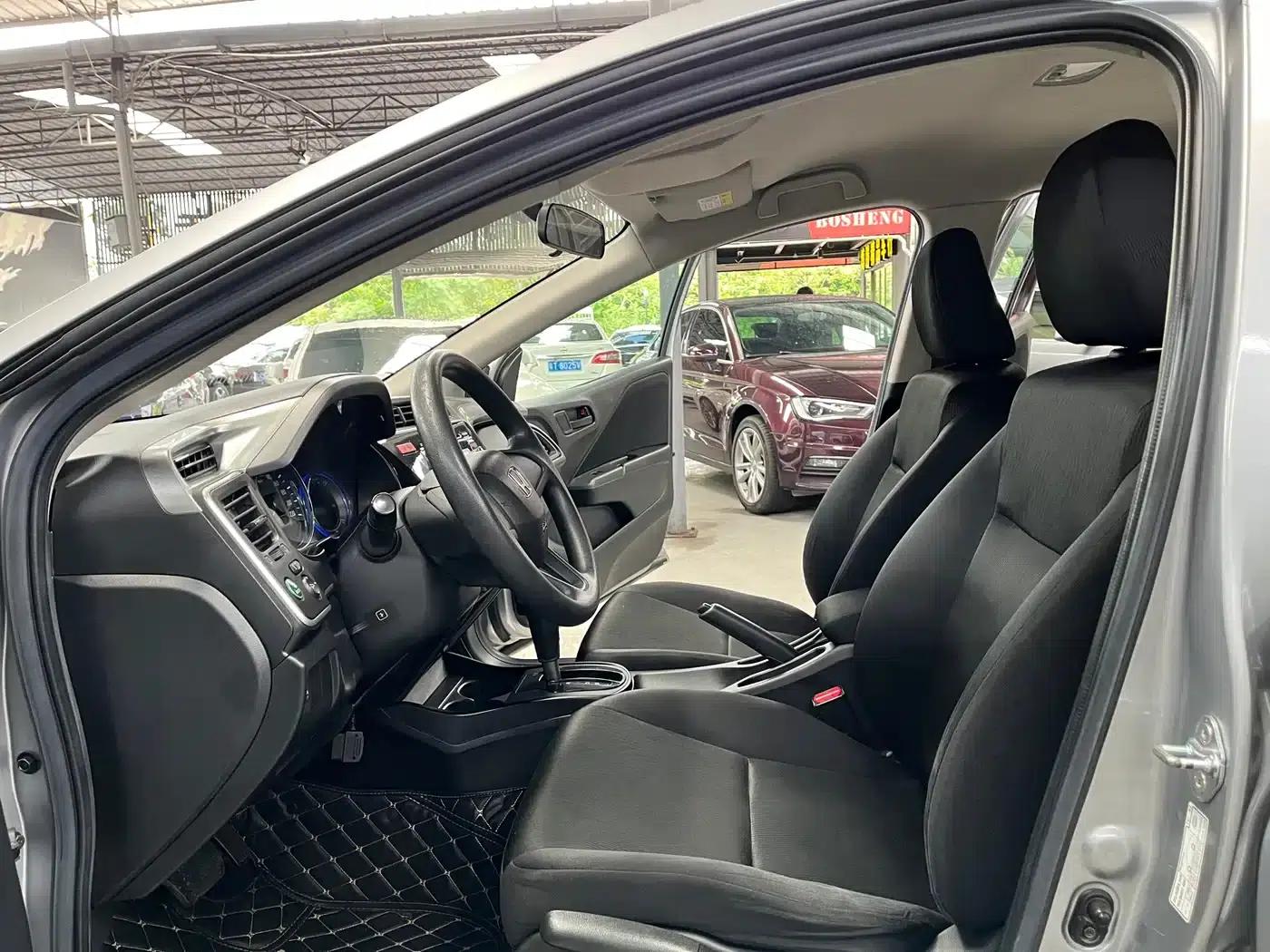 Honda City 2017 1.5L CVT Elite Edition — миниатюра 16