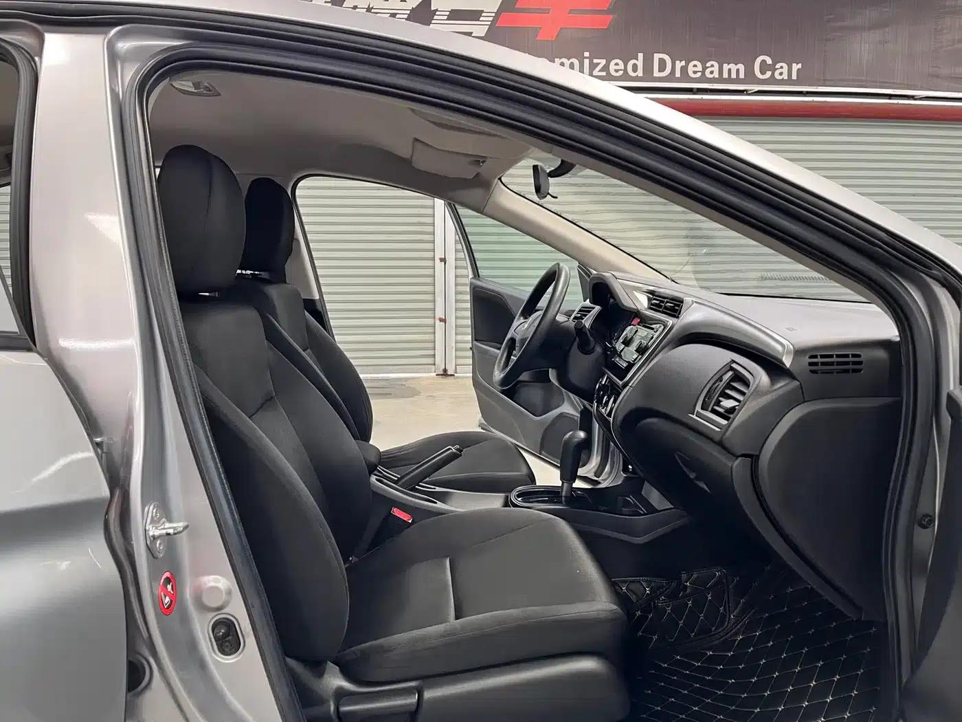 Honda City 2017 1.5L CVT Elite Edition — миниатюра 17