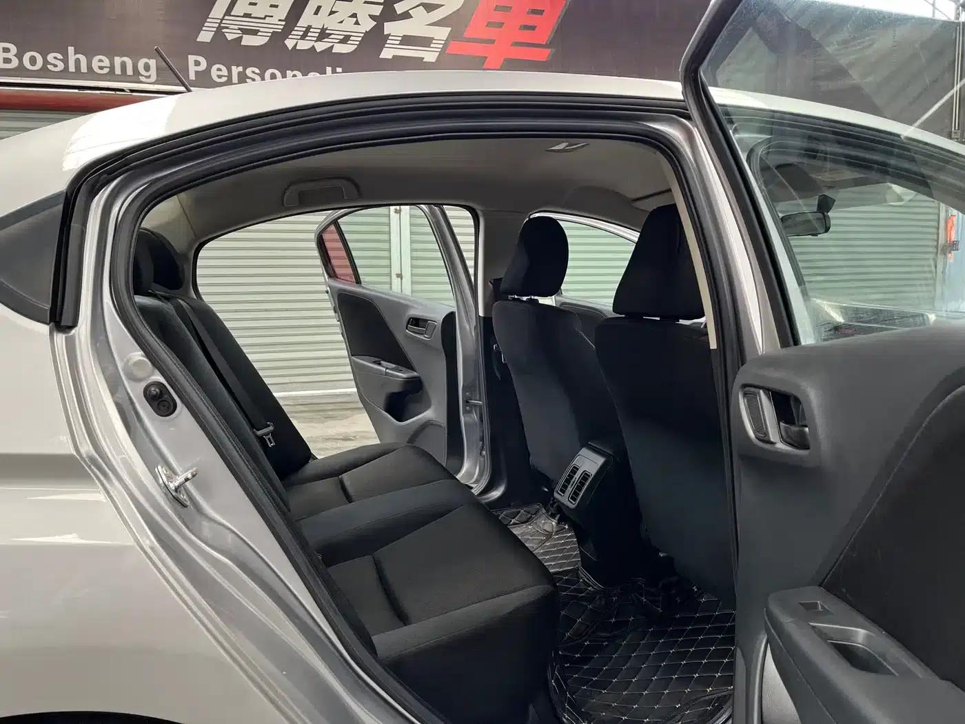 Honda City 2017 1.5L CVT Elite Edition — миниатюра 18