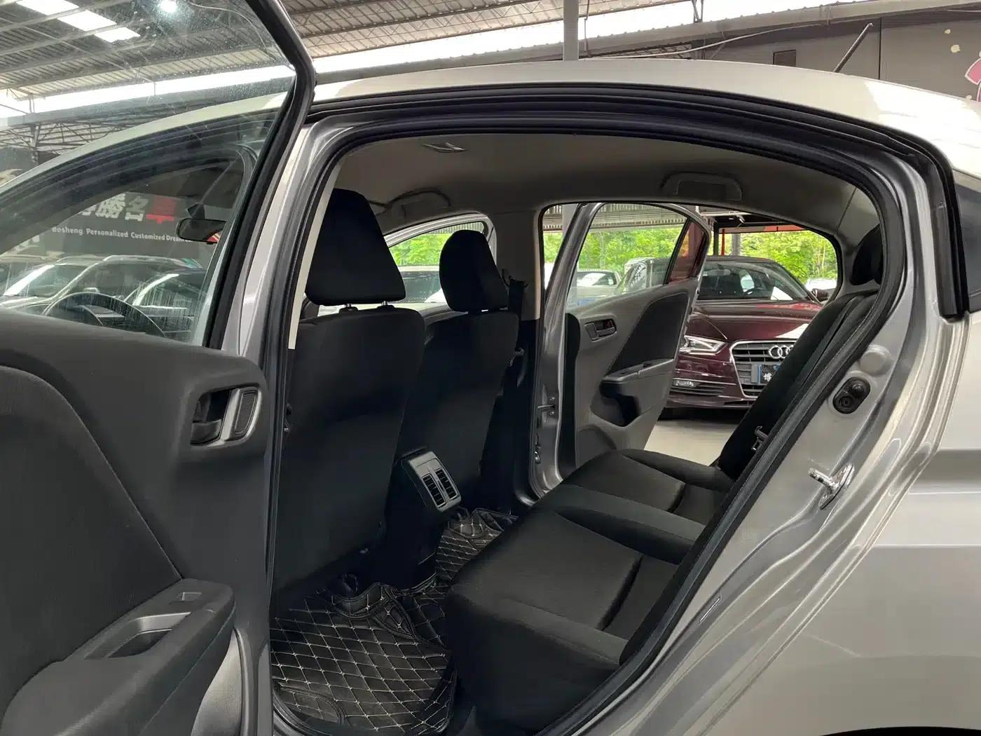 Honda City 2017 1.5L CVT Elite Edition — миниатюра 19