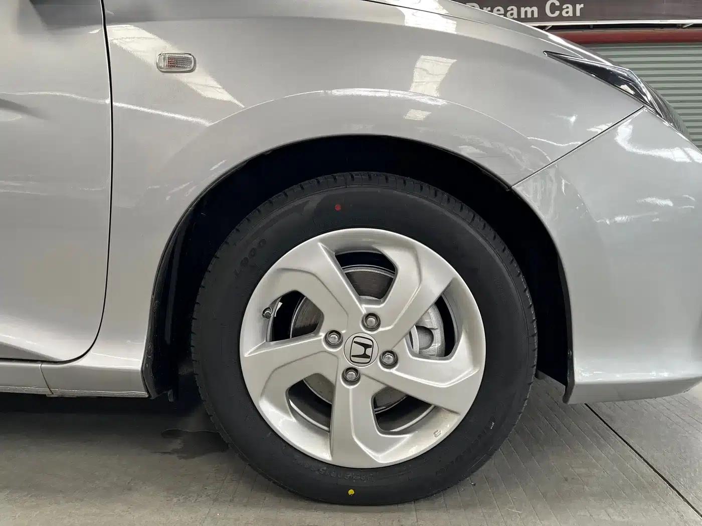 Honda City 2017 1.5L CVT Elite Edition — миниатюра 10