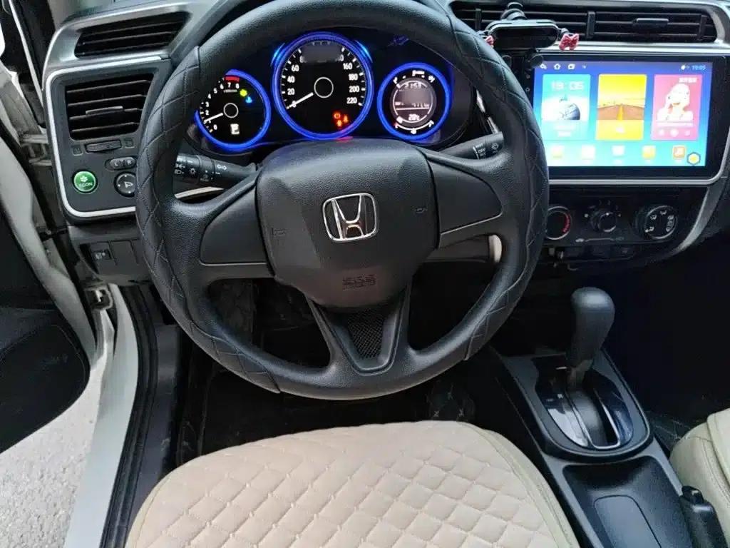 Honda City 2017 1.5L CVT Elite Edition — миниатюра 11