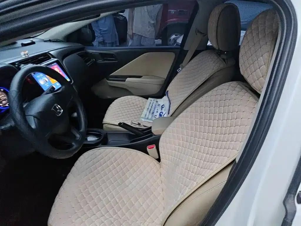 Honda City 2017 1.5L CVT Elite Edition — миниатюра 16