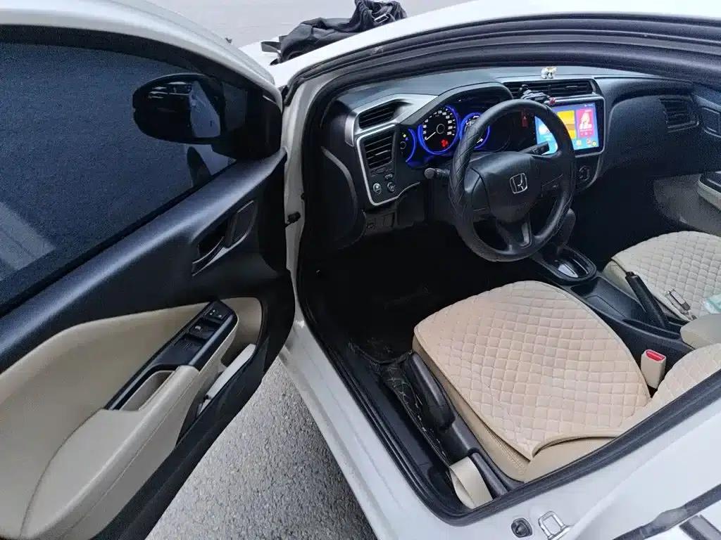 Honda City 2017 1.5L CVT Elite Edition — миниатюра 17