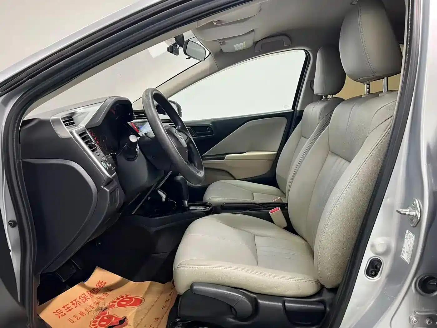 Honda City 2015 1.5L CVT Comfort Edition — миниатюра 3