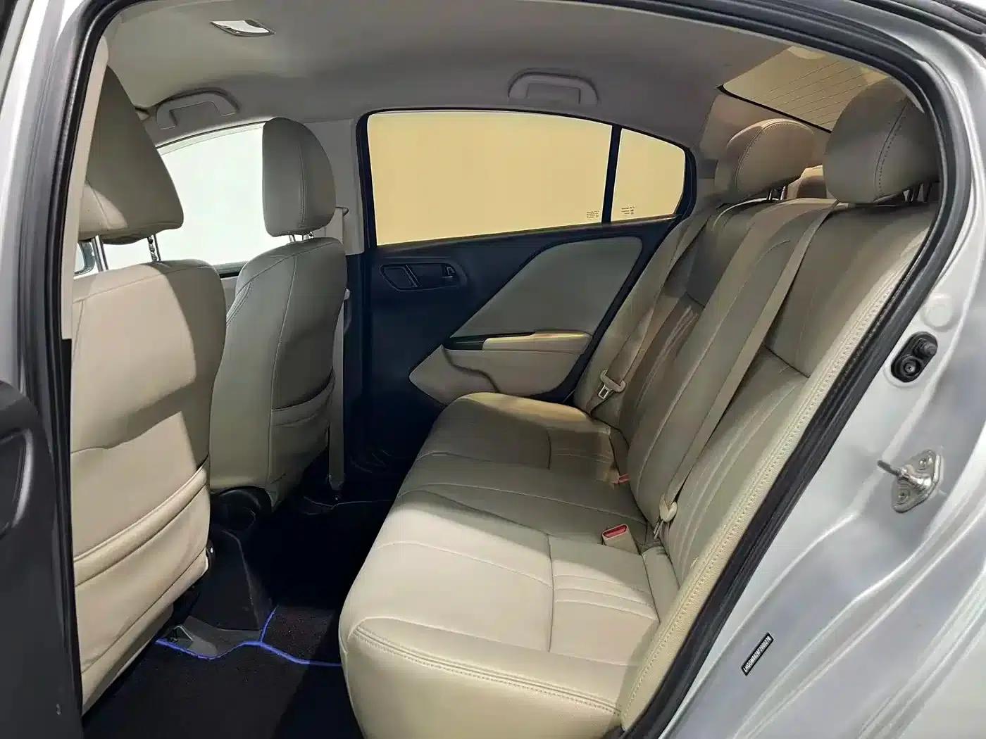 Honda City 2015 1.5L CVT Comfort Edition — миниатюра 5