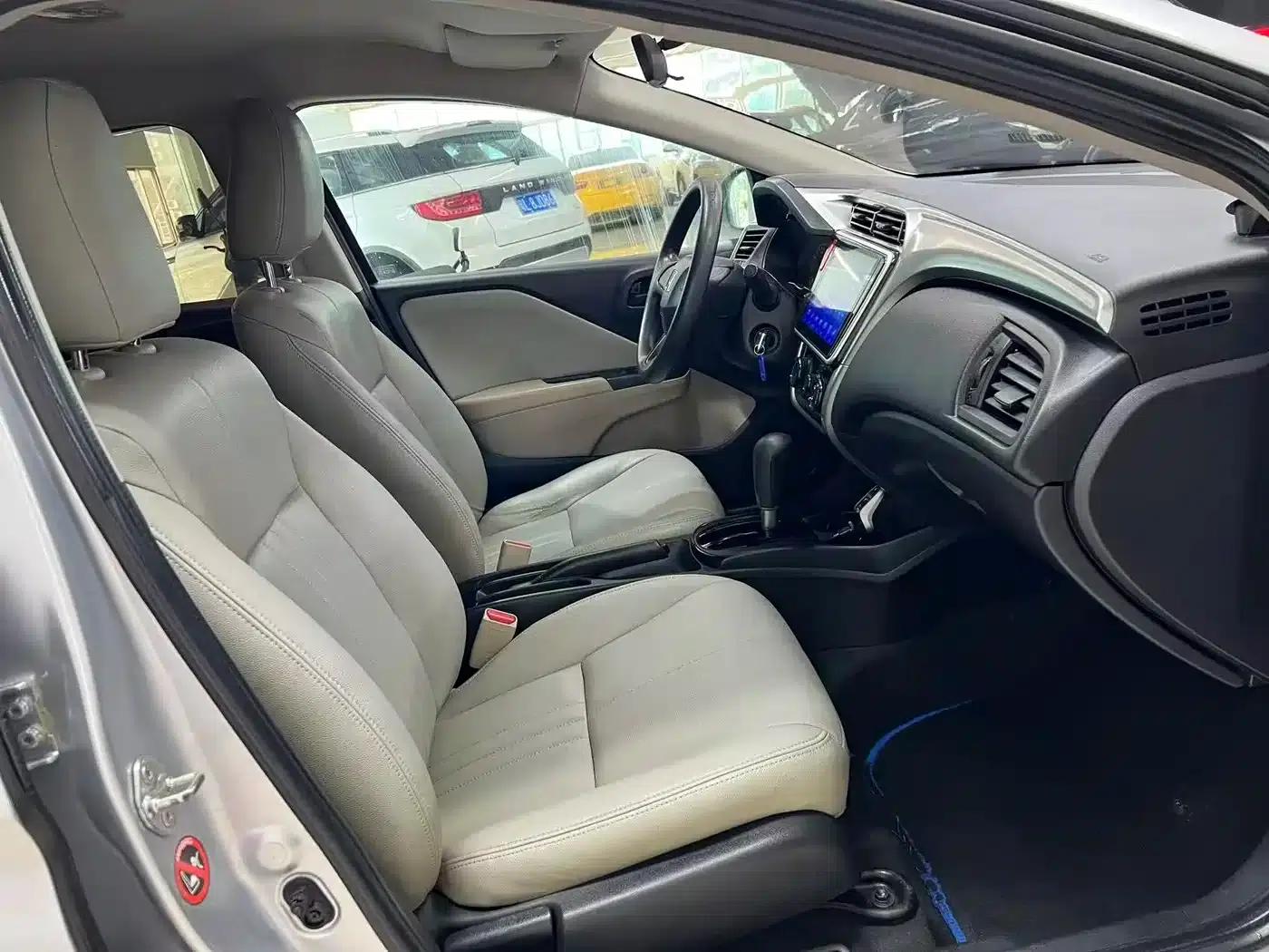 Honda City 2015 1.5L CVT Comfort Edition — миниатюра 7