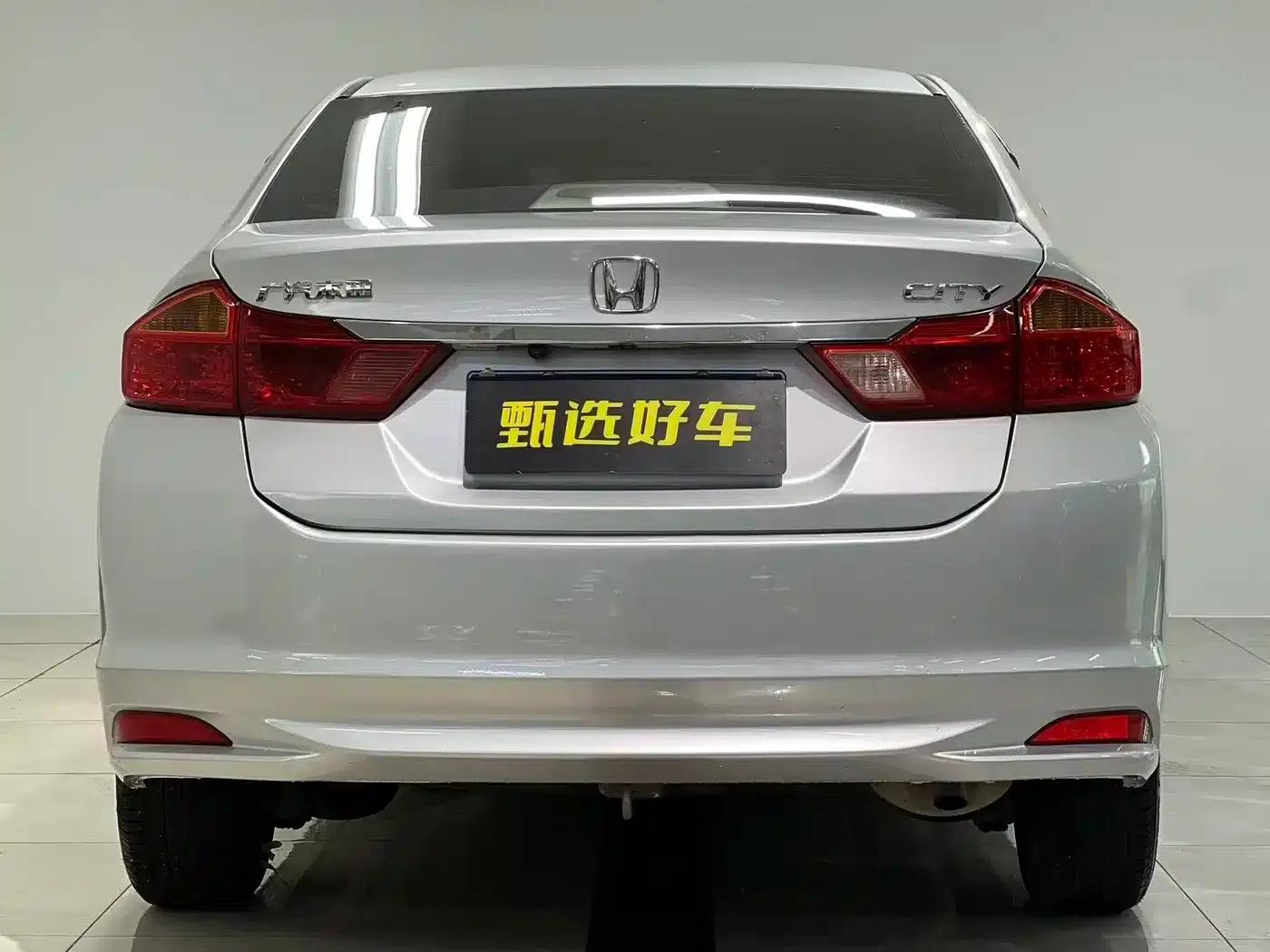 Honda City 2015 1.5L CVT Comfort Edition — миниатюра 9