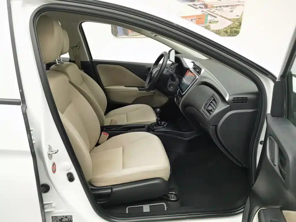 Honda City 2017 1.5L Manual Comfort Edition — миниатюра 23