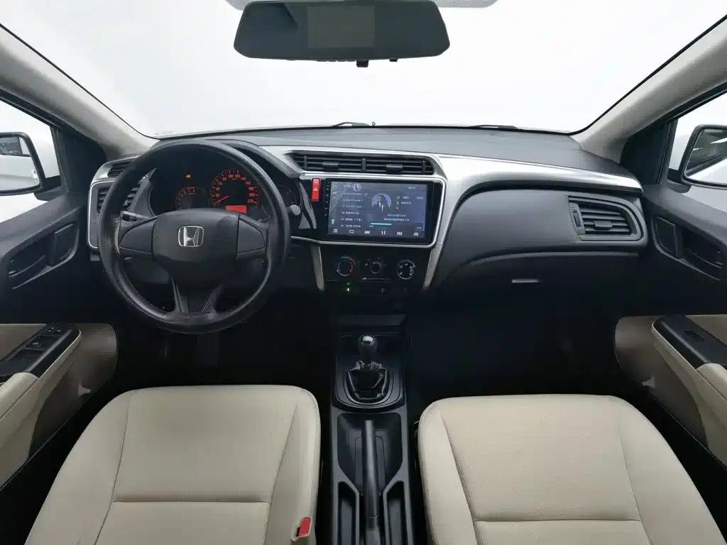 Honda City 2017 1.5L Manual Comfort Edition — миниатюра 5