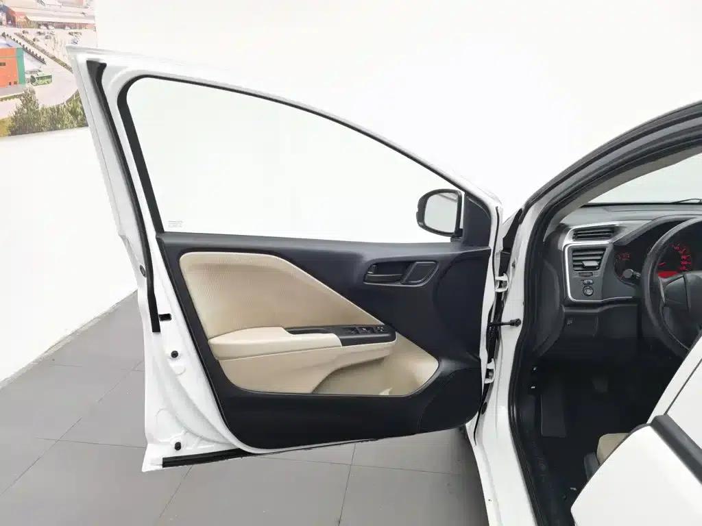 Honda City 2017 1.5L Manual Comfort Edition — миниатюра 8