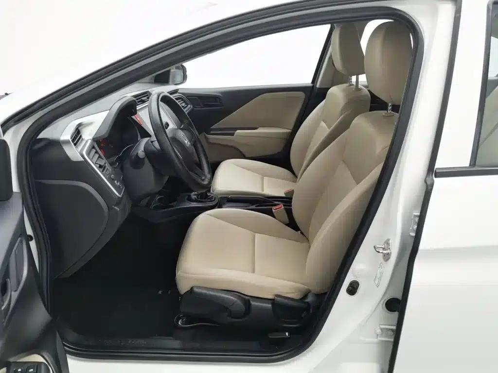 Honda City 2017 1.5L Manual Comfort Edition — миниатюра 10