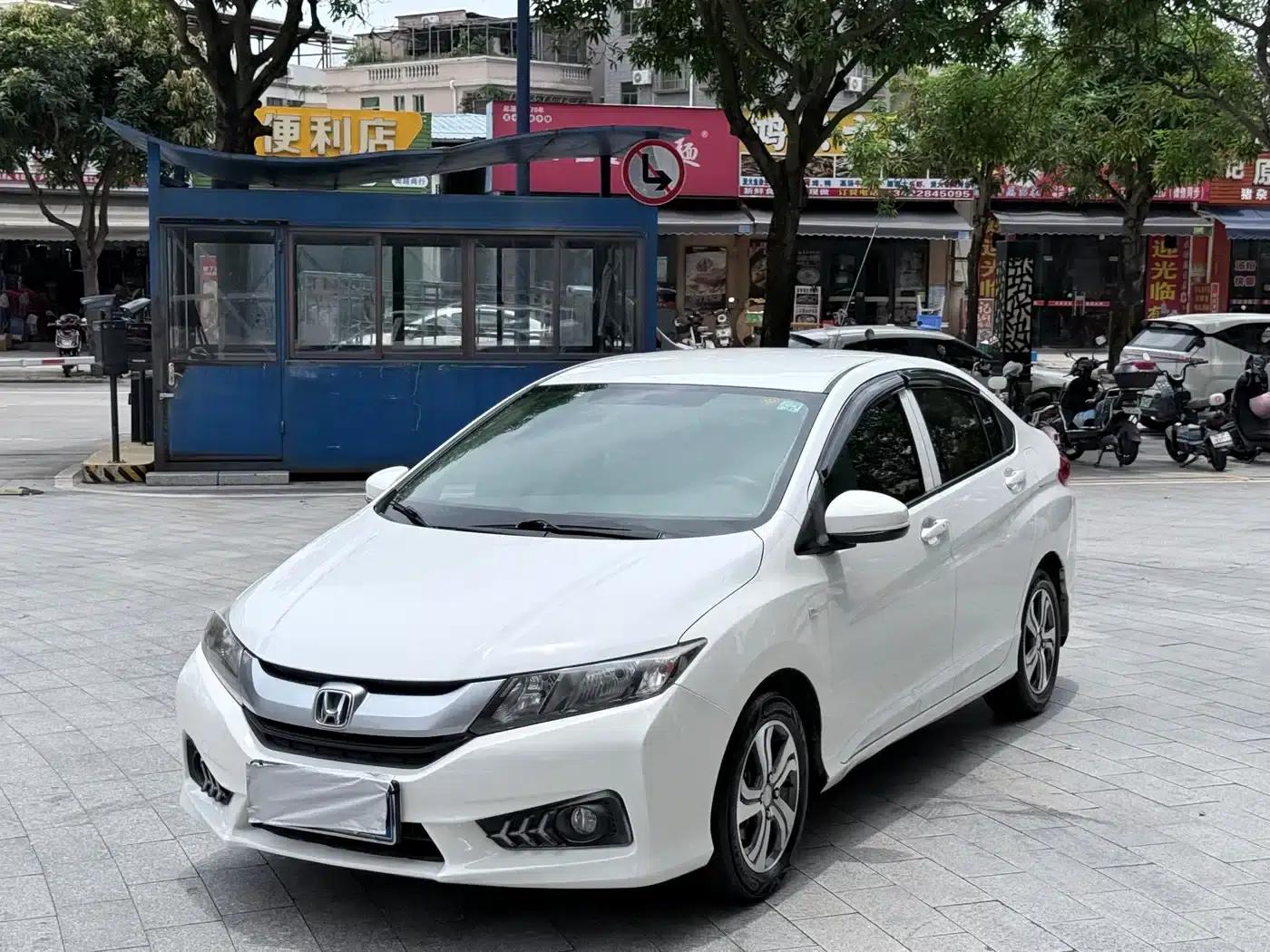 Honda City 2017 1.5L CVT Elite Edition — миниатюра 1