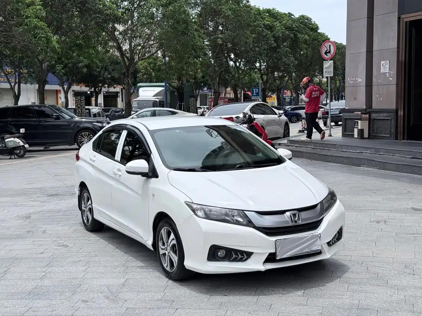 Honda City 2017 1.5L CVT Elite Edition — миниатюра 3