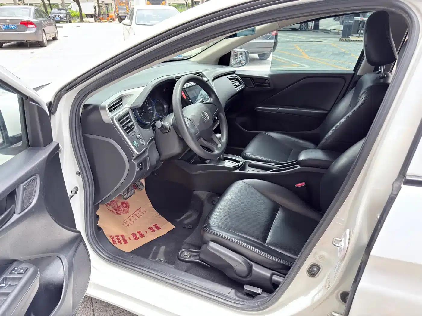 Honda City 2017 1.5L CVT Elite Edition — миниатюра 4