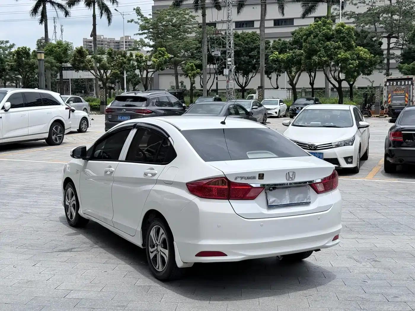 Honda City 2017 1.5L CVT Elite Edition — миниатюра 7