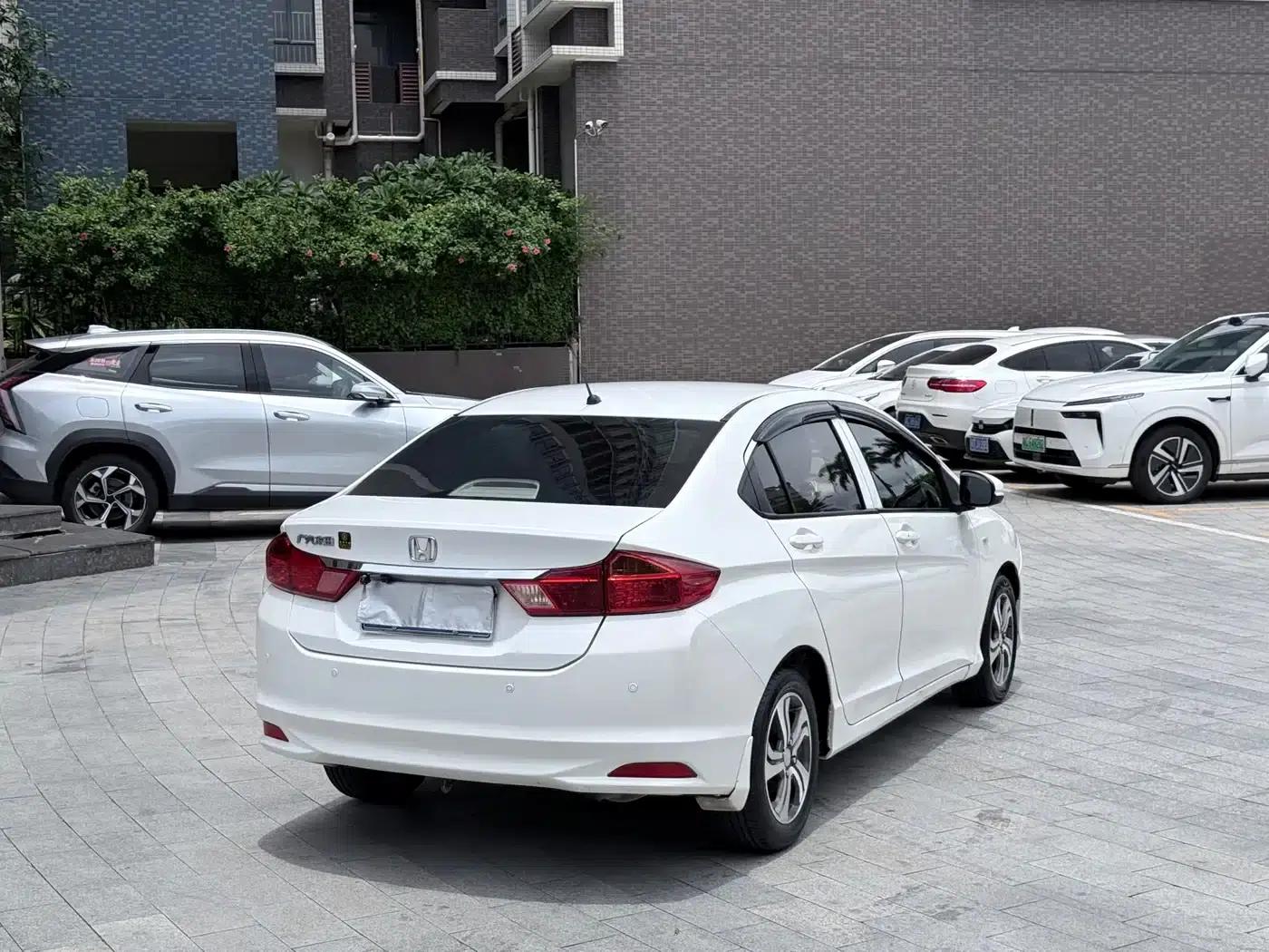 Honda City 2017 1.5L CVT Elite Edition — миниатюра 9