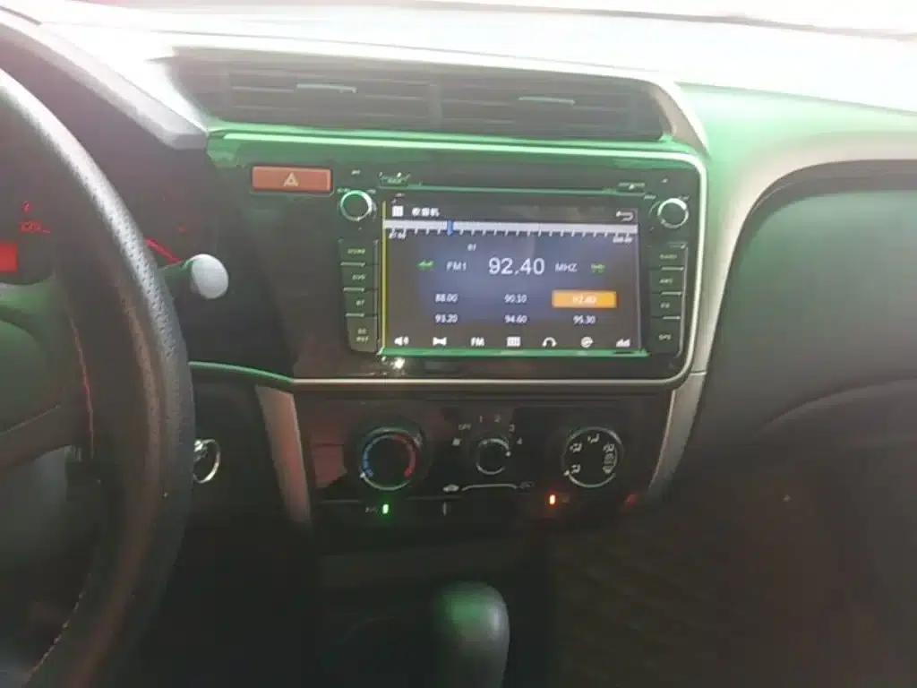 Honda City 2015 1.5L CVT Comfort Edition — миниатюра 13