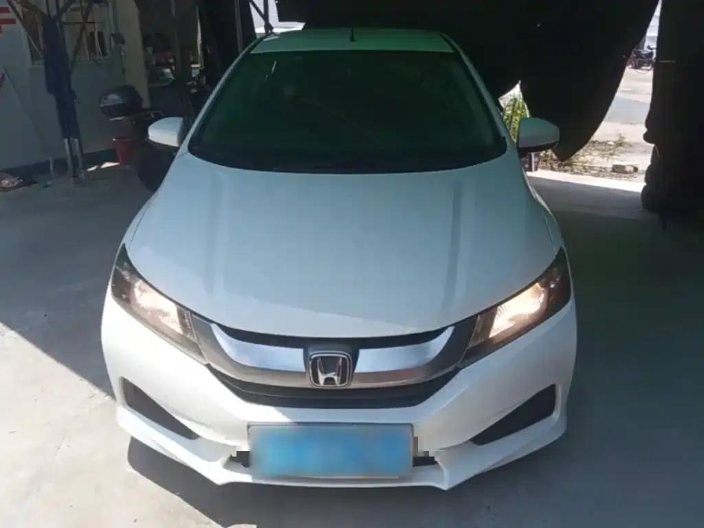 Honda City 2015 1.5L CVT Comfort Edition — миниатюра 3