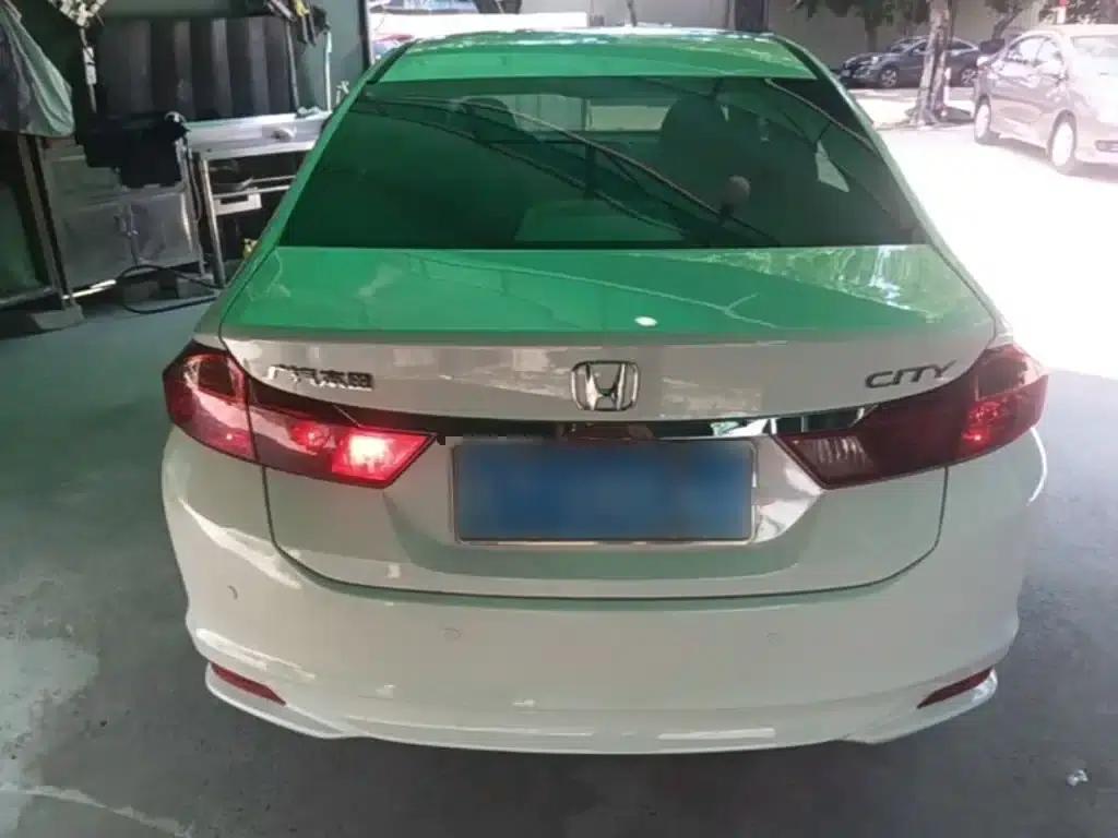 Honda City 2015 1.5L CVT Comfort Edition — миниатюра 6