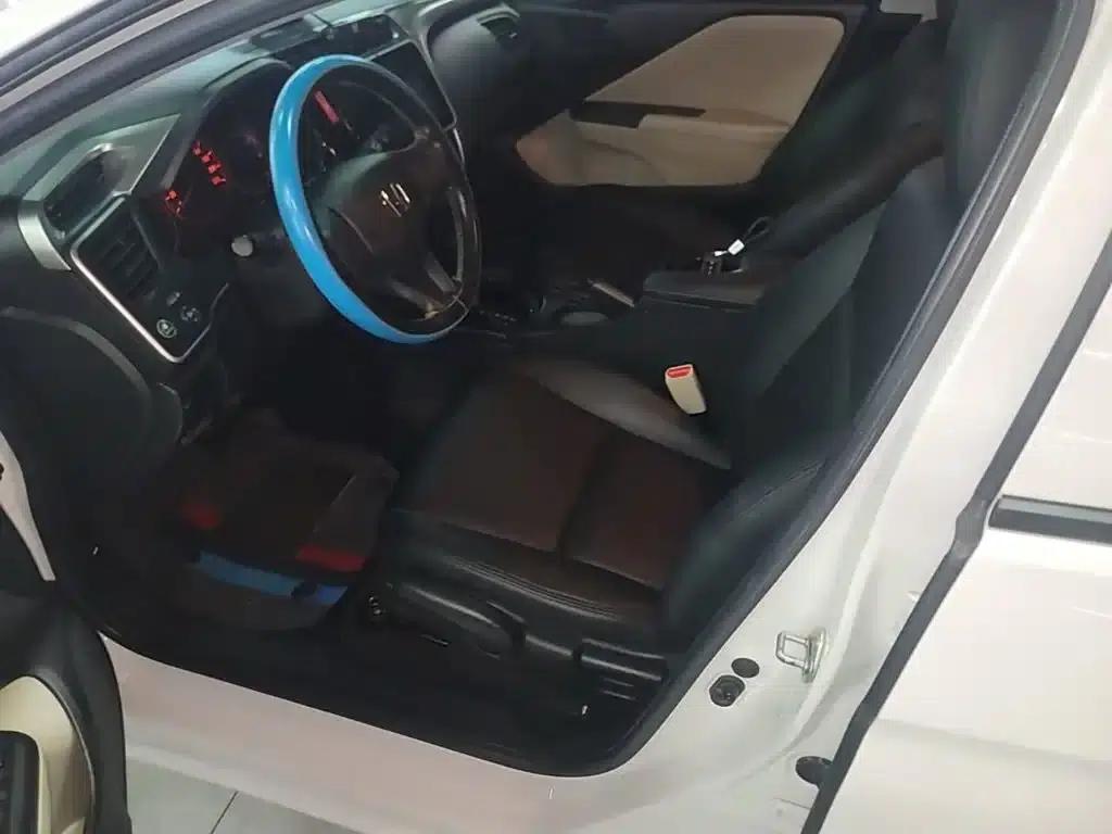 Honda City 2017 1.5L CVT Comfort Edition — миниатюра 15