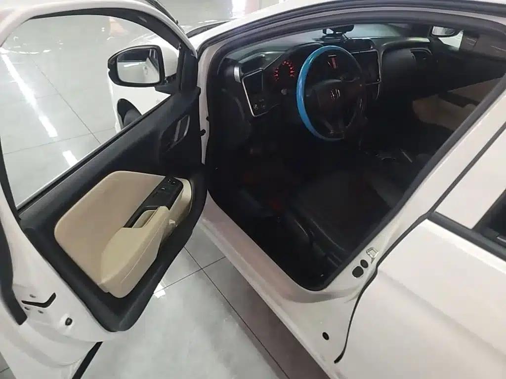 Honda City 2017 1.5L CVT Comfort Edition — миниатюра 16