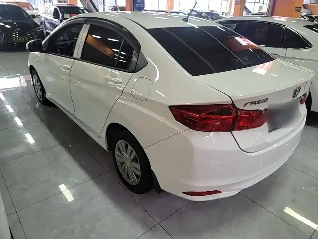 Honda City 2017 1.5L CVT Comfort Edition — миниатюра 5