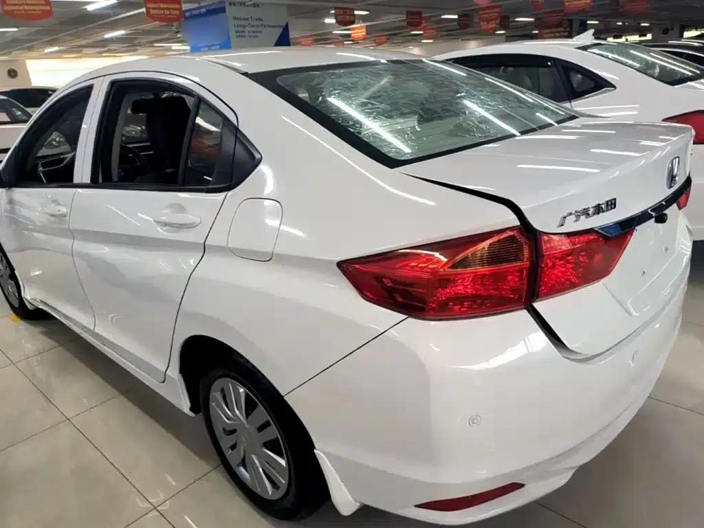 Honda City 2015 1.5L CVT Comfort Edition — миниатюра 5