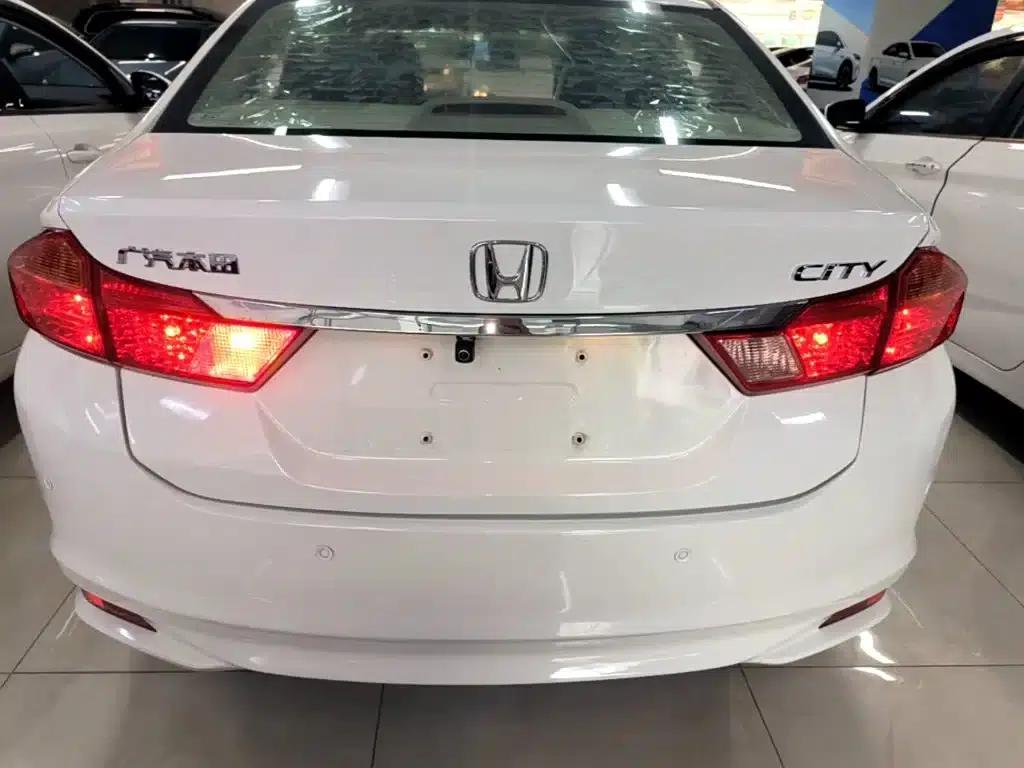 Honda City 2015 1.5L CVT Comfort Edition — миниатюра 6