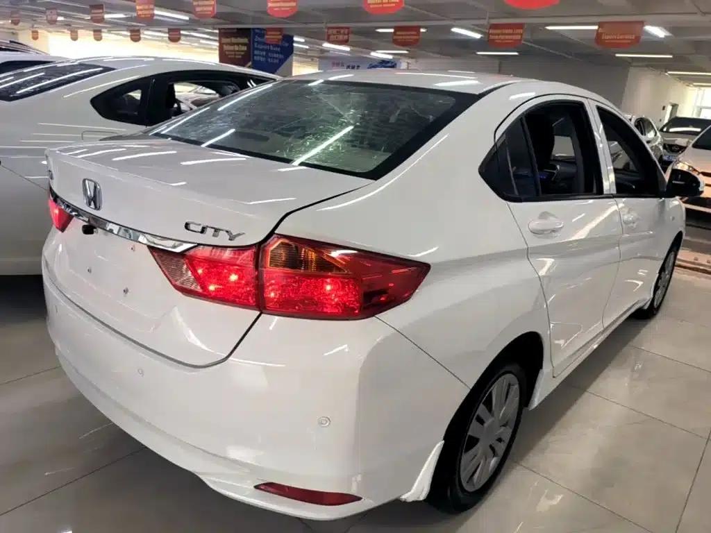 Honda City 2015 1.5L CVT Comfort Edition — миниатюра 7