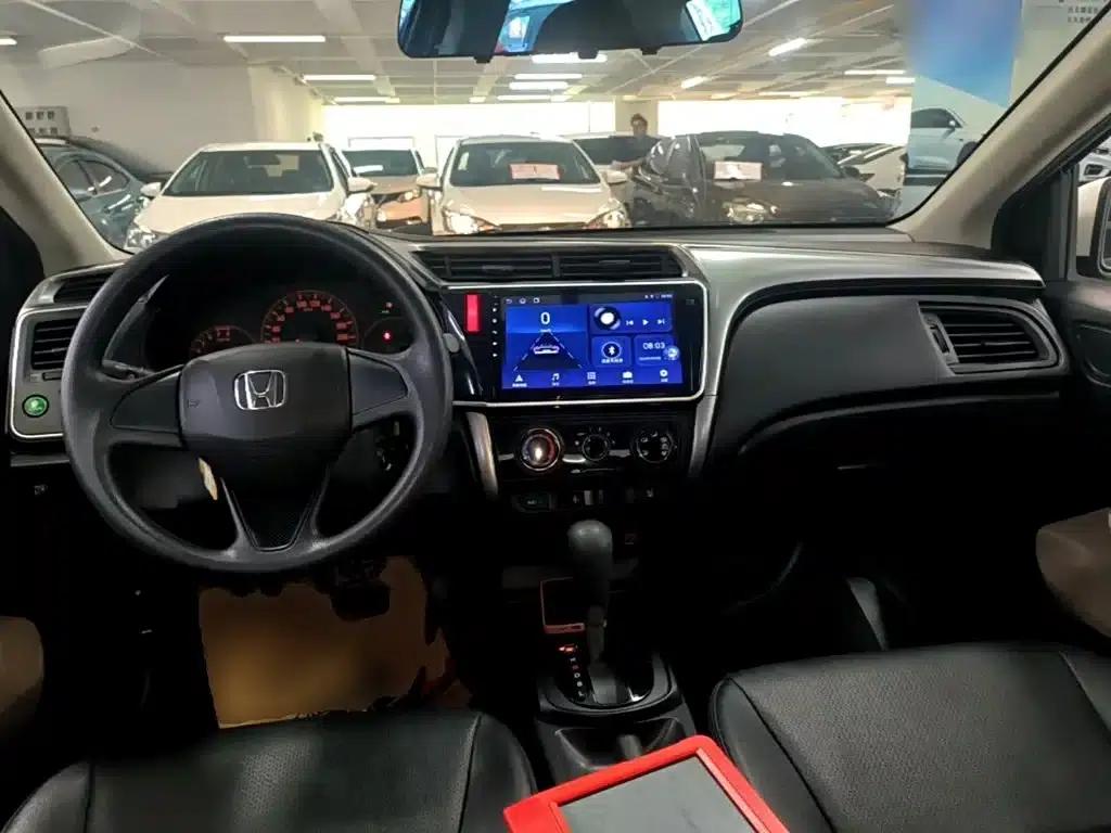 Honda City 2015 1.5L CVT Comfort Edition — миниатюра 10