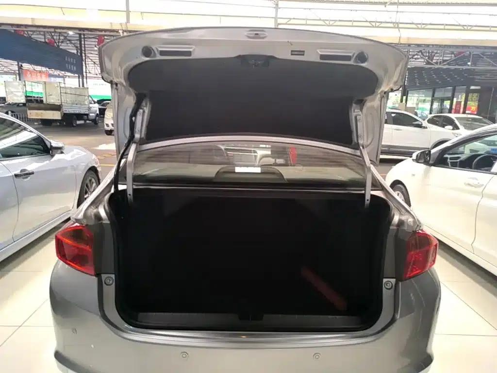 Honda City 2017 1.5L CVT Elite Edition — миниатюра 19