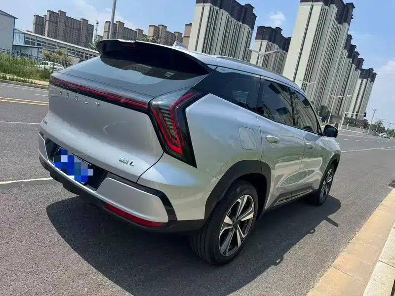 Geely Boyue L 2025 Fourth Generation 1.5TD DCT (Mountain and River) — миниатюра 6