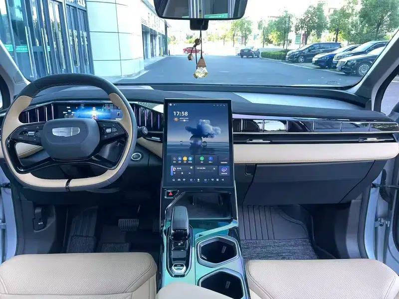 Geely Boyue L 2023 1.5TD DCT Premium Edition — миниатюра 17