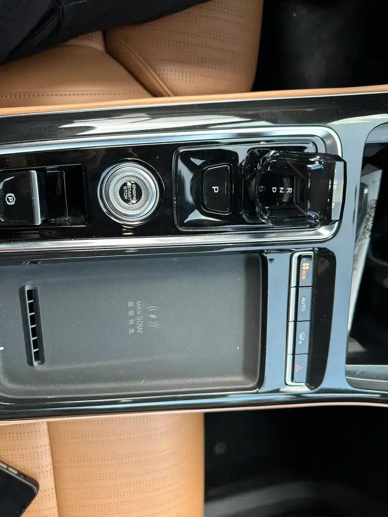 Geely Boyue L 2025 Fourth Generation 1.5TD DCT Splendid — миниатюра 9