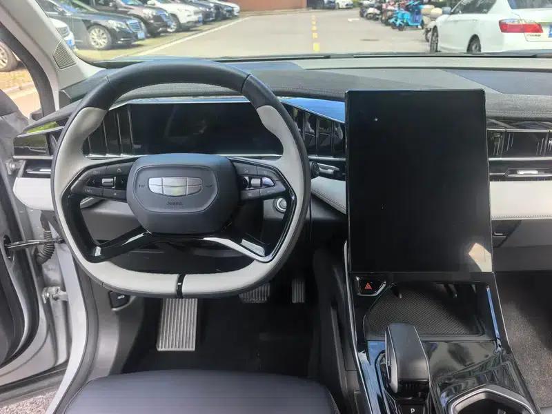 Geely Boyue L 2024 1.5TD DCT Dragon Edition — миниатюра 8