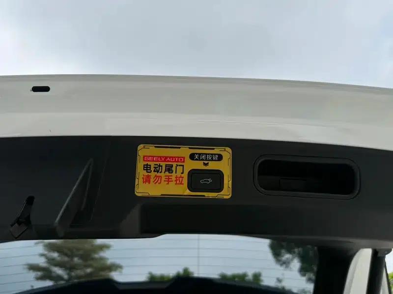 Geely Boyue L 2023 1.5TD DCT Premium Edition — миниатюра 14