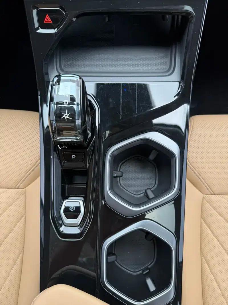 Geely Boyue L 2023 1.5TD DCT Premium Edition — миниатюра 17